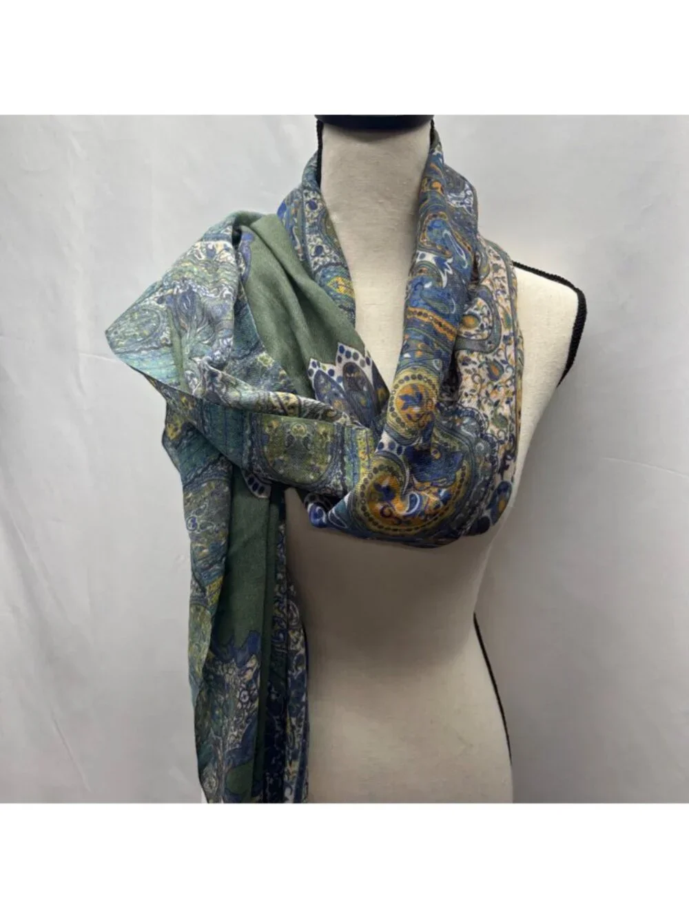 Ahuja Sons elegant paisley